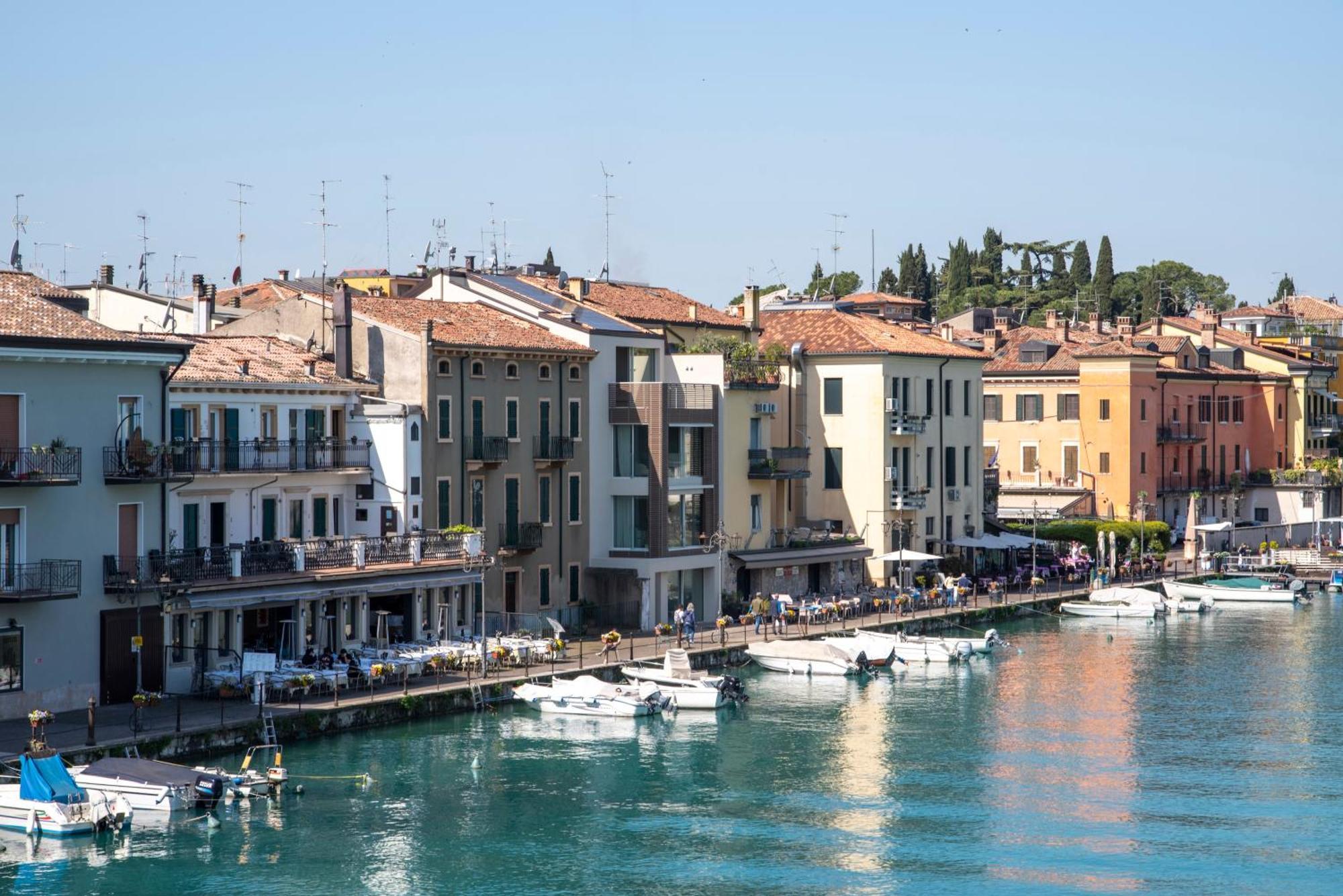 Palazzo Cordigero - Apartments Peschiera del Garda Exterior photo