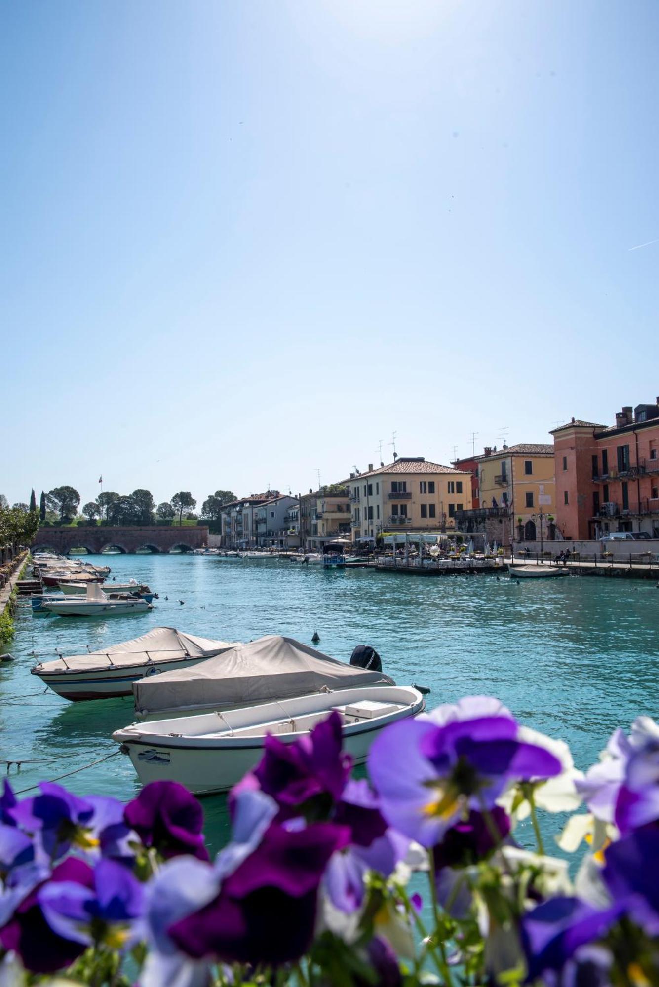 Palazzo Cordigero - Apartments Peschiera del Garda Exterior photo