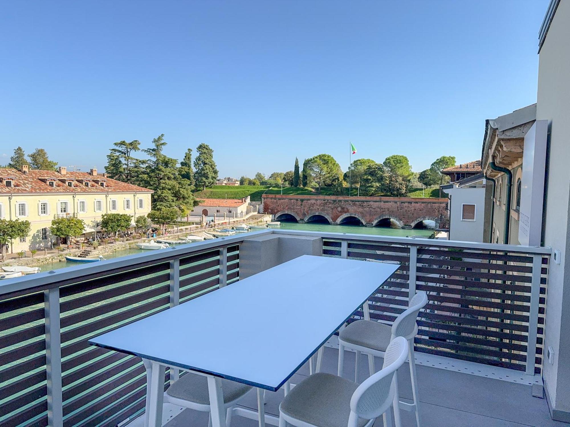 Palazzo Cordigero - Apartments Peschiera del Garda Exterior photo